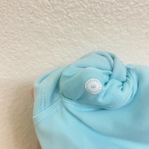 Lululemon Align High-Rise Pant 25"
Icing Blue Size 6 - Picture 7 of 11